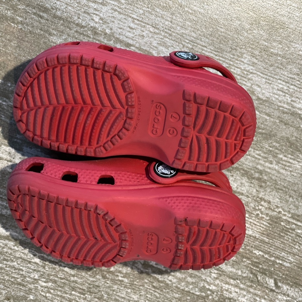 Red CROCS - Picture 3 of 3